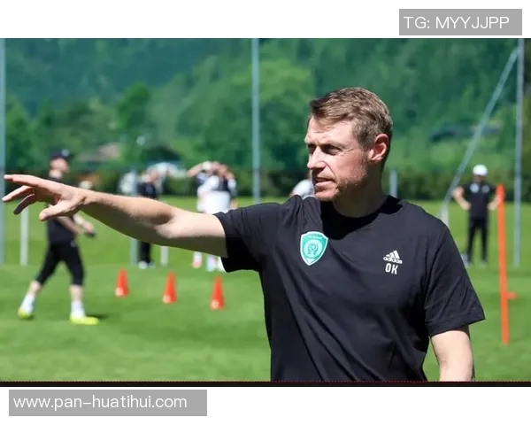 俄罗斯主帅卡尔平辞去莫斯科迪纳摩主帅职位，专注国家队重建